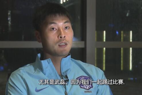 美女张开腿露出尿口来摸